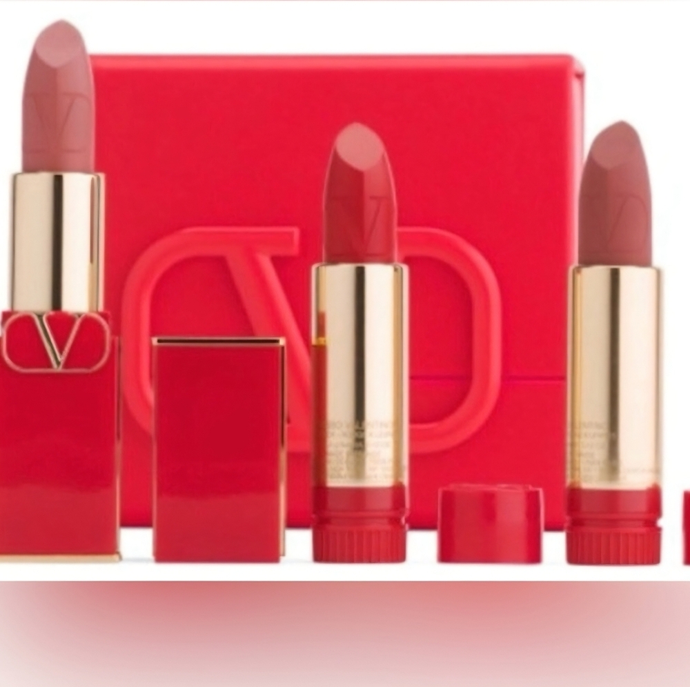 NIB Valentino Bold Red Lipstick Collection With Chain 3 Lipsticks - Picture 2 of 2